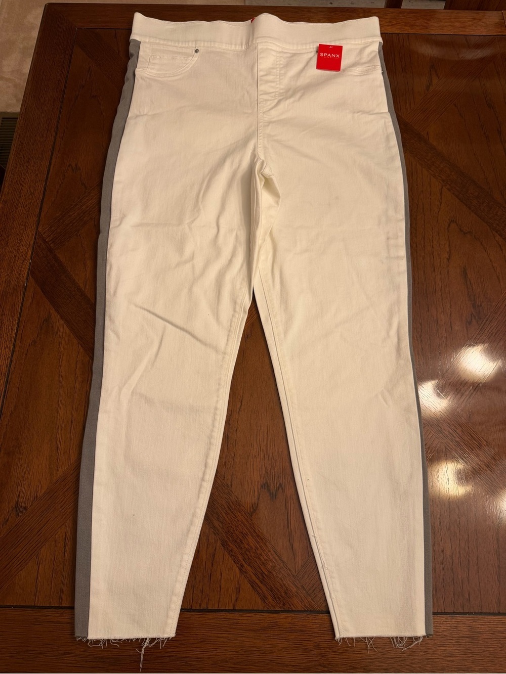 SPANX White Pull-On Ankle Pants with Red Logo Tag